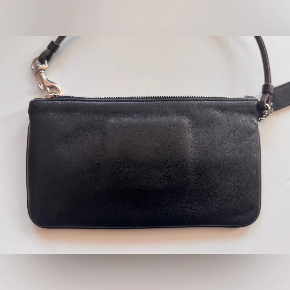 Vintage Coach 90s Y2K Black Leather Buckle Flap Women’s Wristlet Wallet